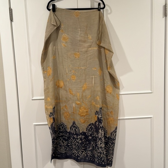 Tan & Navy Floral Lighweight Scarf Wrap Halter Top or Sarong - Picture 6 of 6